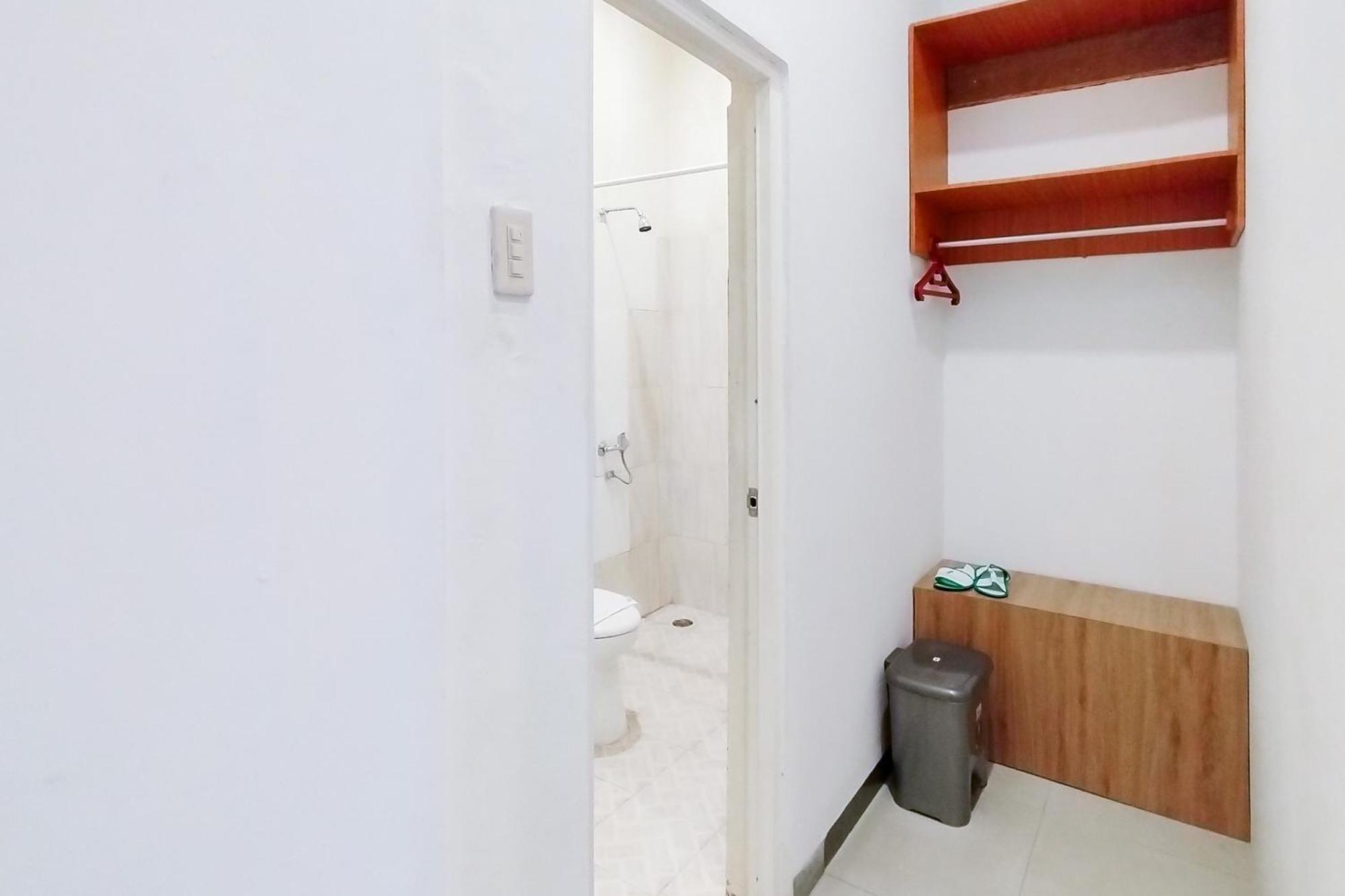 Reddoorz Near Focal Point Medan Hotel Sunggal Exterior photo