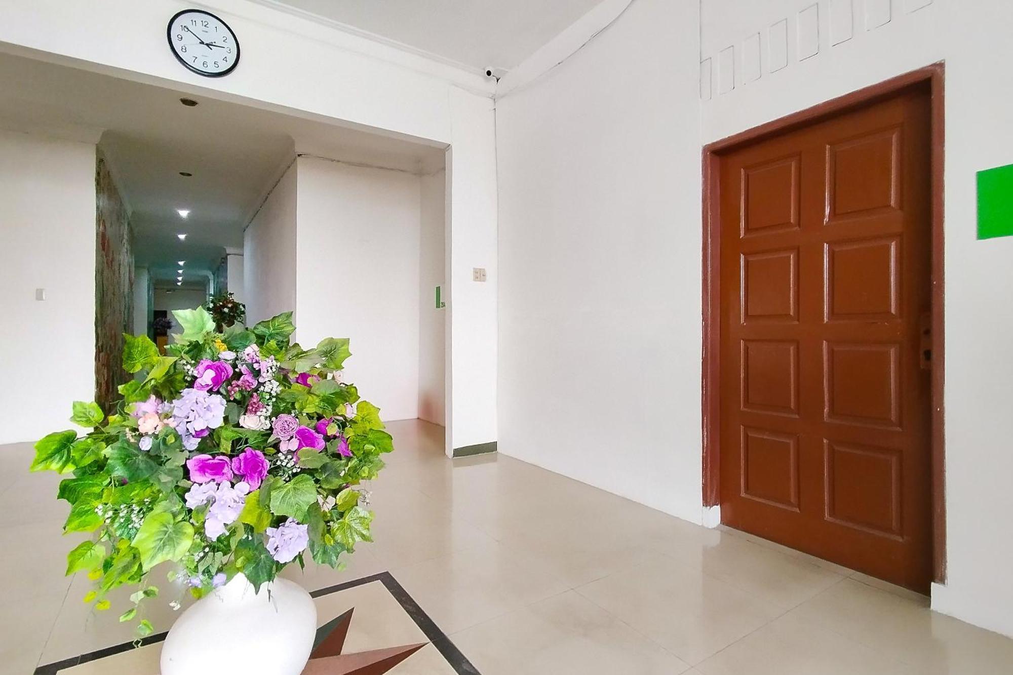 Reddoorz Near Focal Point Medan Hotel Sunggal Exterior photo